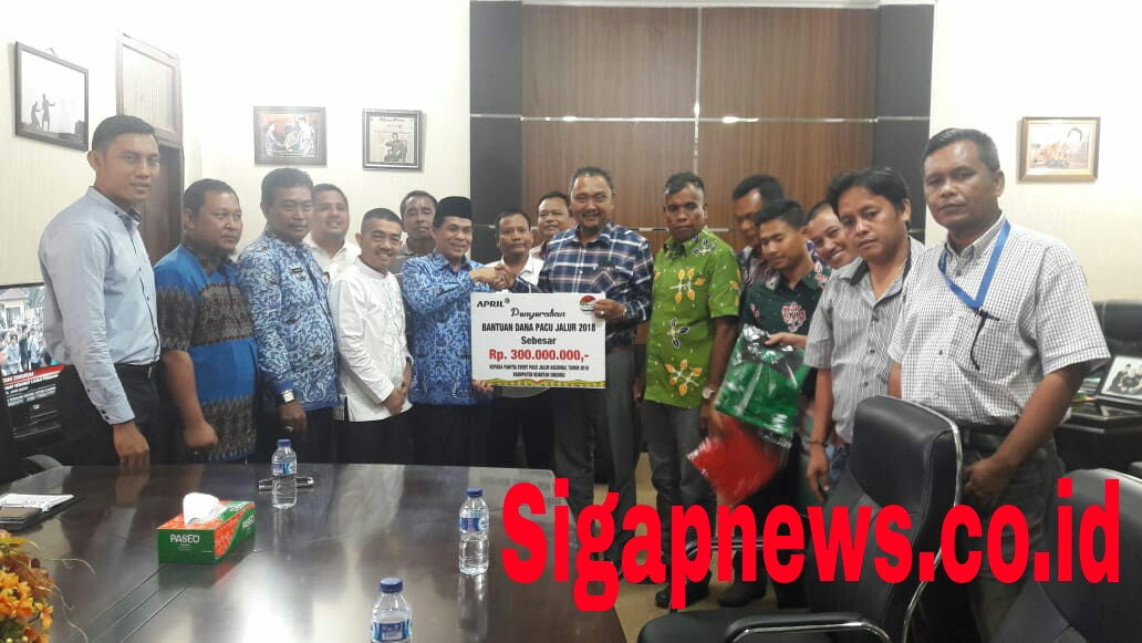 Dukung Event Pacu Jalur, PT. RAPP Serahkan Bantuan 300 Juta Rupiah
