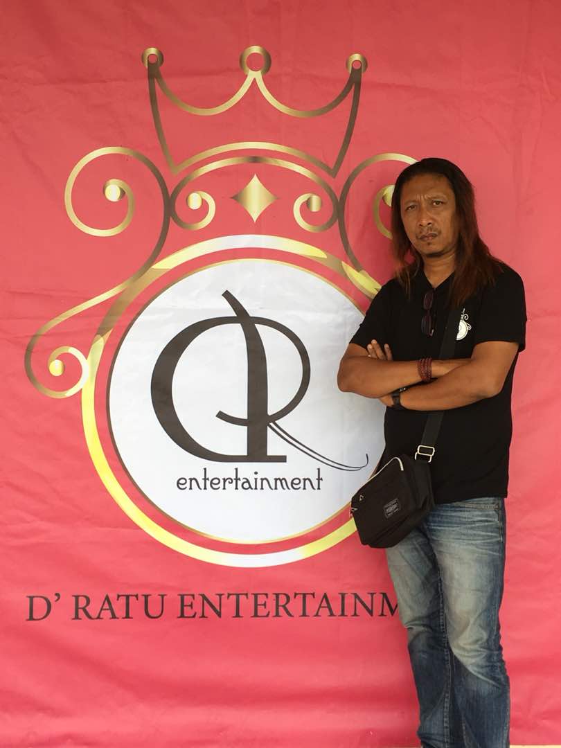 Musa Rashid Vocalis Dinamit Band Siap Manggung Kombinasi Lagu Rock Melayu dan Dangdut di Indonesia