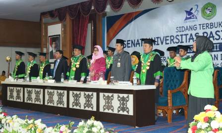 UPP Wisuda â€Ž558 Mahasiswa/i dari 6 Fakultas dengan 15 Prodi 