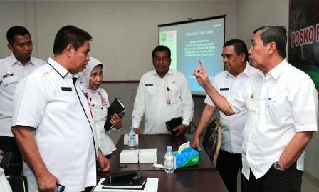 Gubernur Kroscek Data Ispa Laporan Kadiskes Riau 