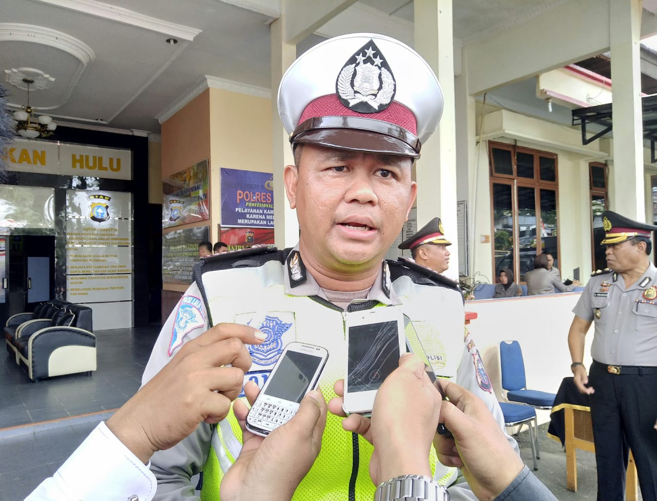 Kapolres Rohul Beri Penghargaan Kepada Personil Berprestasi