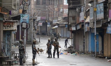 Tentara India dan Pakistan Baku Tembak di Line of Control Kashmir