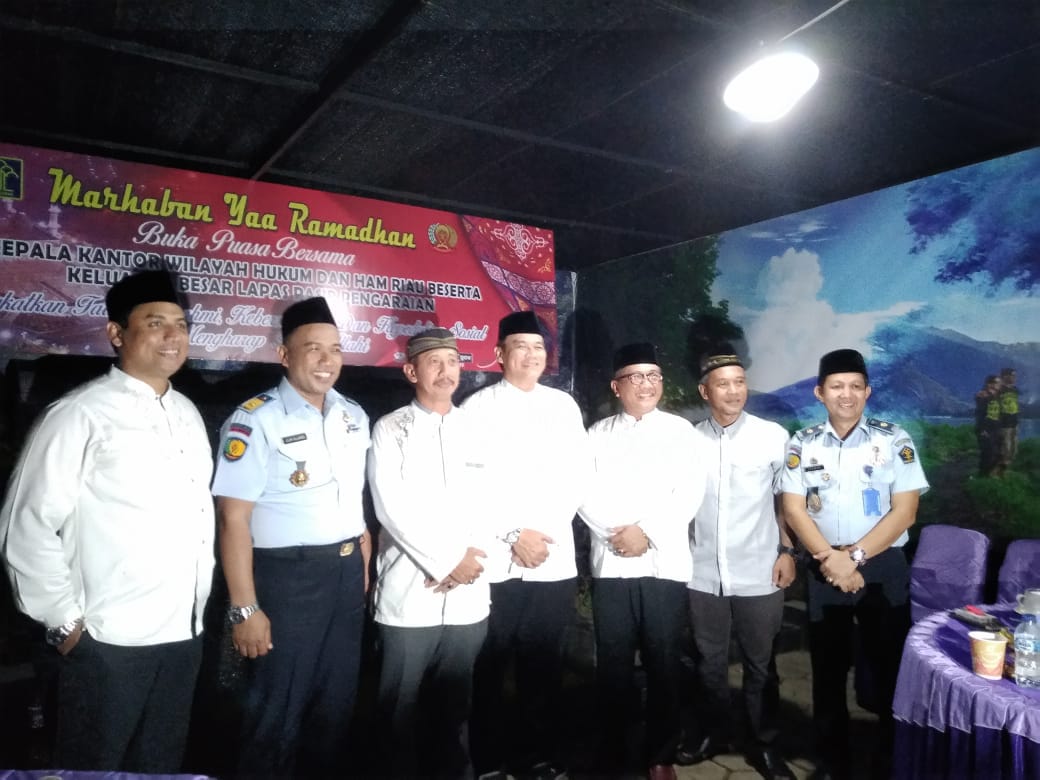 Lapas Kelas II B Pasir pangaraian Buka Puasa Dengan Para pejabat, Warga Binaan dan Anak Yatim