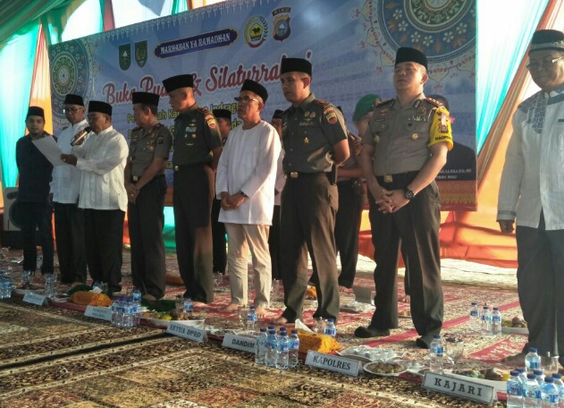 Pjs Bupati Inhil Buka Puasa Bersama Plh Gubri, Kapolda, Danrem 031/Wirabima Dan Kabinda