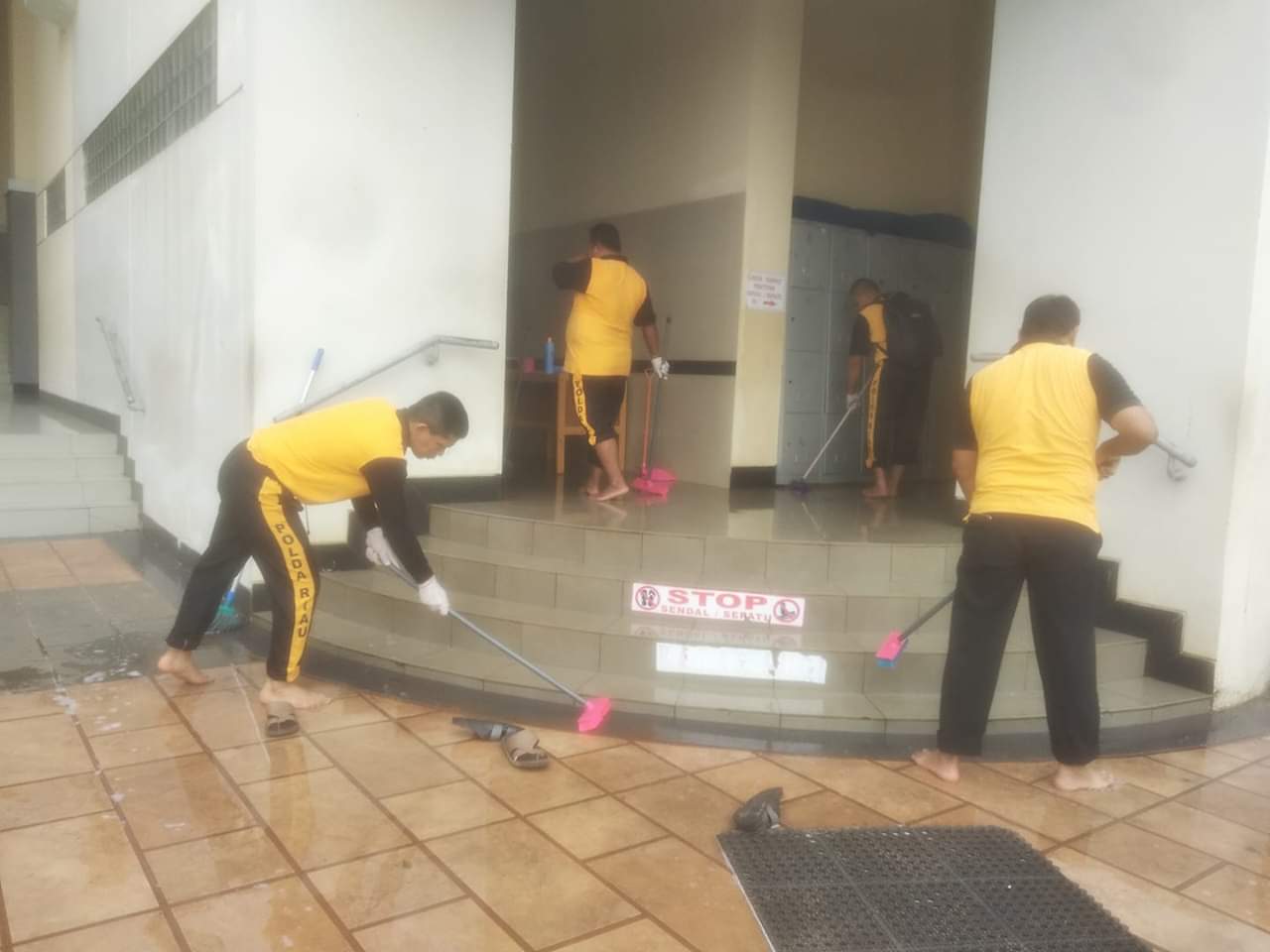 Kapolres Rohul Bersama Anggota Bakti Sosial Di Mamic Pasir Pengaraian