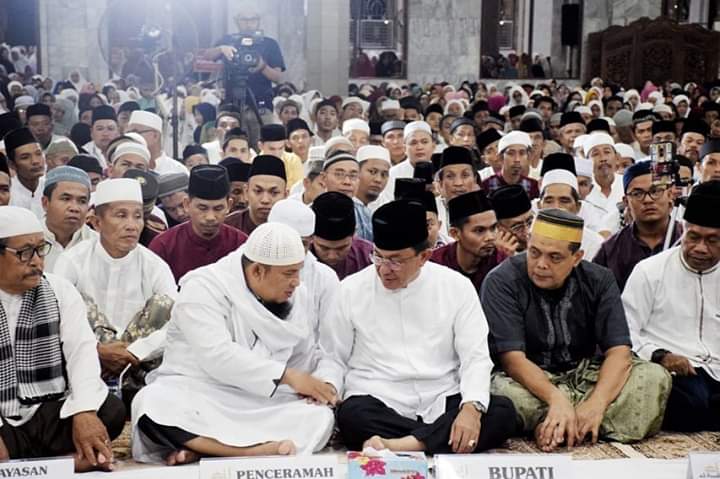 Bupati Inhil Ikuti Peringatan Isra' Dan Mi'raj 1440 H Di Masjid Raya Al-Huda, Tembilahan