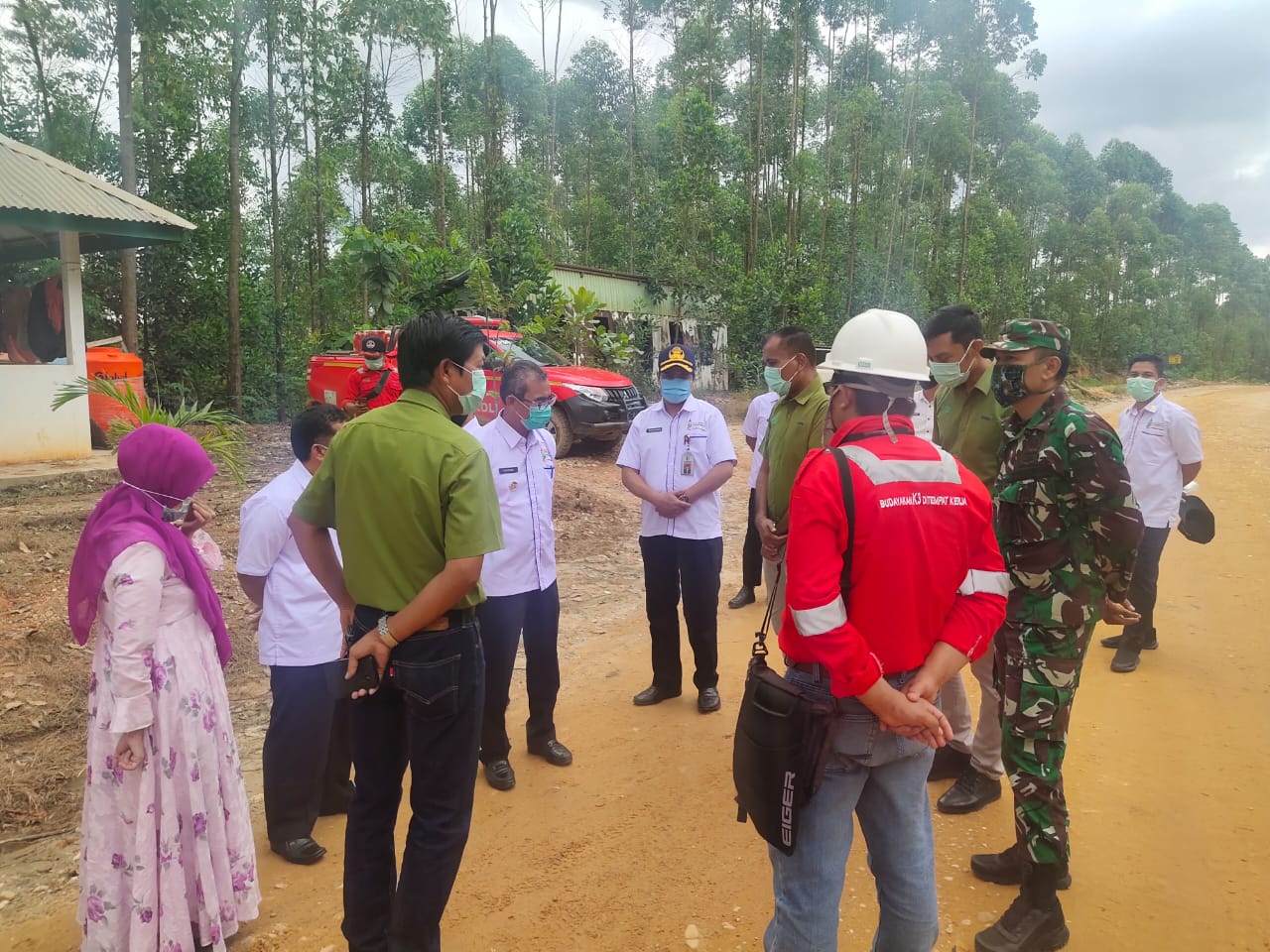 Bupati Mursini Kunjungi Poskowas Perbatasan Kuansing-Pelalawan