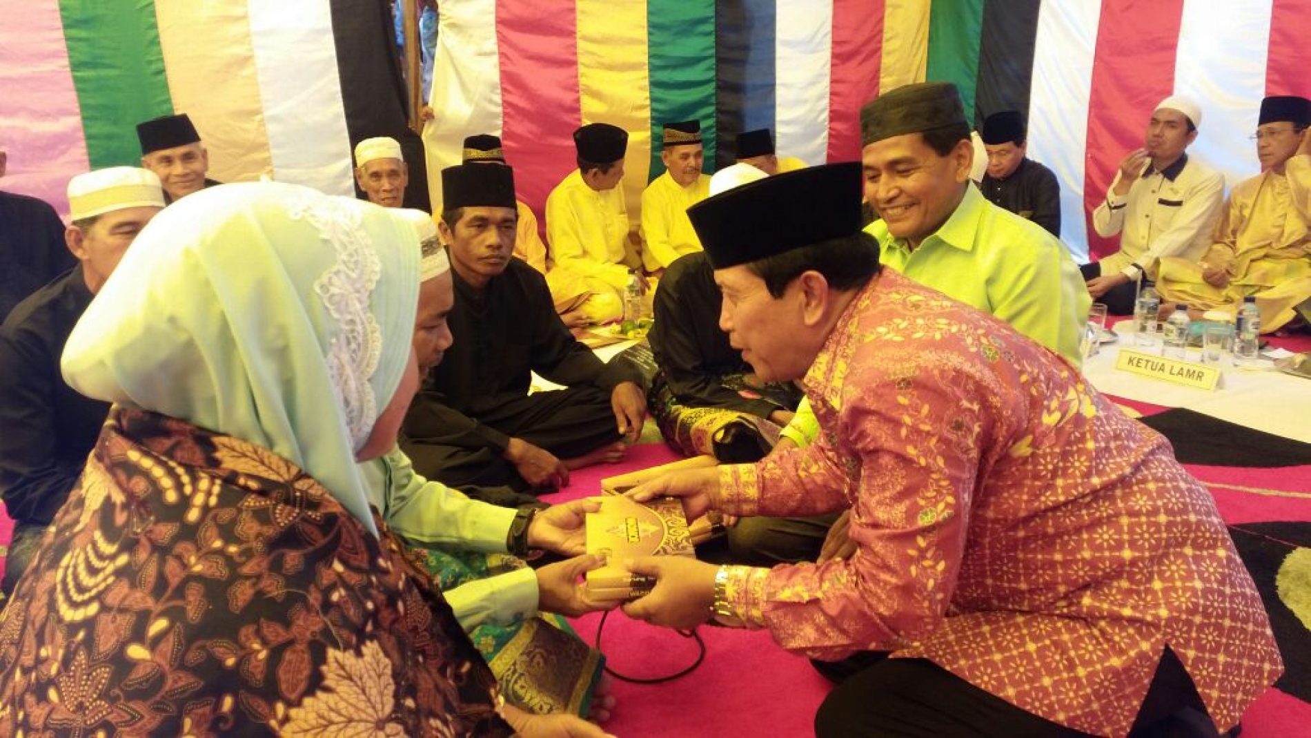 Bupati Sukiman Diberi Gelar 