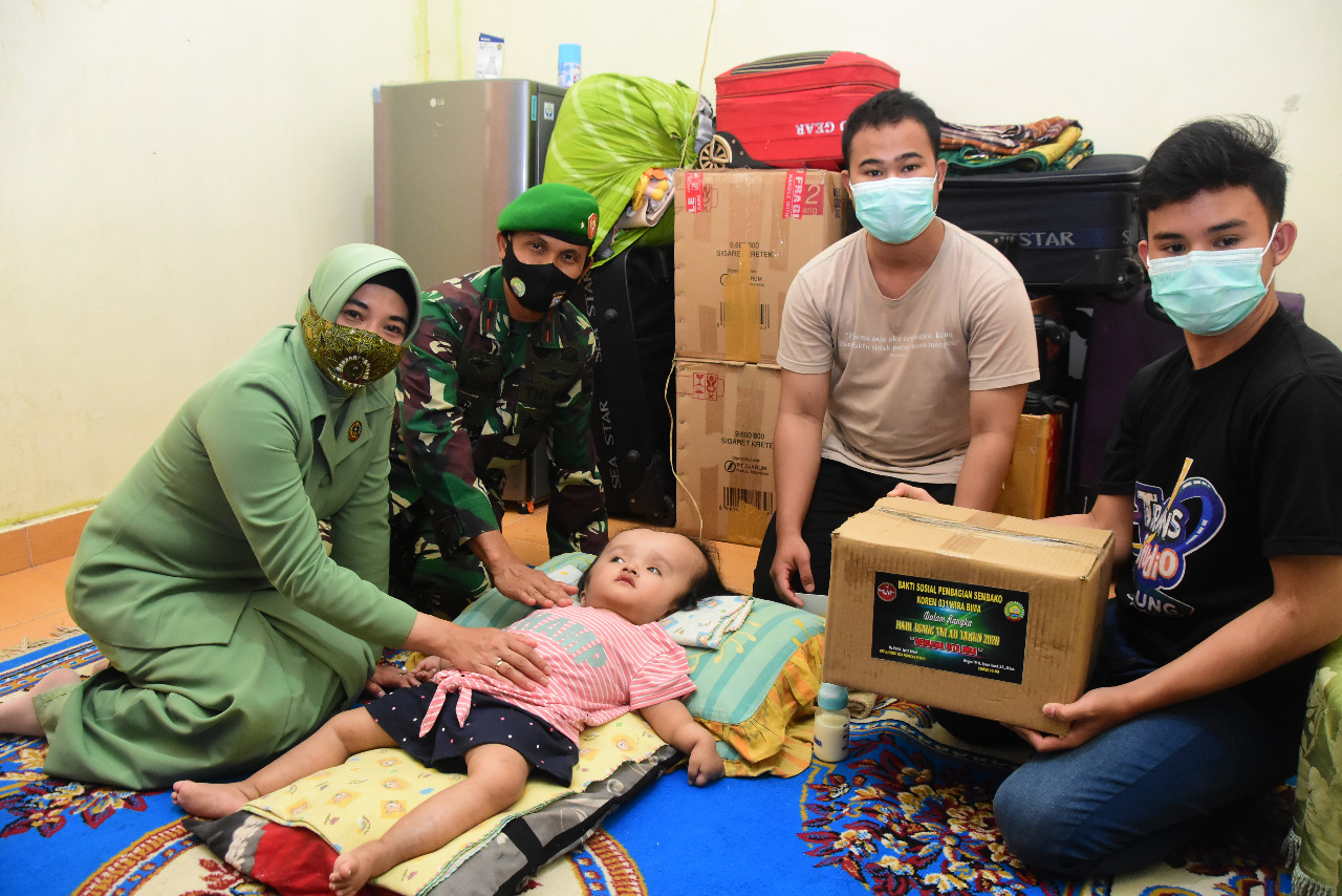 Danrem 031/WB Kunjungi Balita Penderita Penyakit Hidrofelus di Hari Juang TNI AD Tahun 2020
