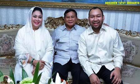  Titiek Soeharto Akrab dengan Keluarganya saat Lebaran