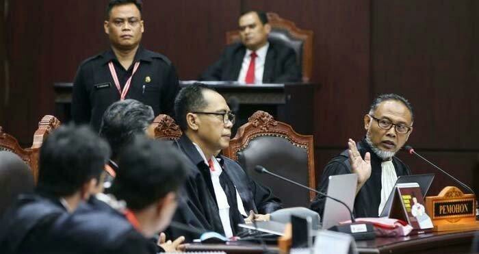 Pof Juanda, Refly Harun dan Mahfud MD Tanggapi Sidang Perdana di MK, ini katanya. 