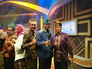 Rohil Surganya Turis Lokal dan Mancanegara, Bupati Suyatno Raih Piala Anugerah Pesona Indonesia 2017