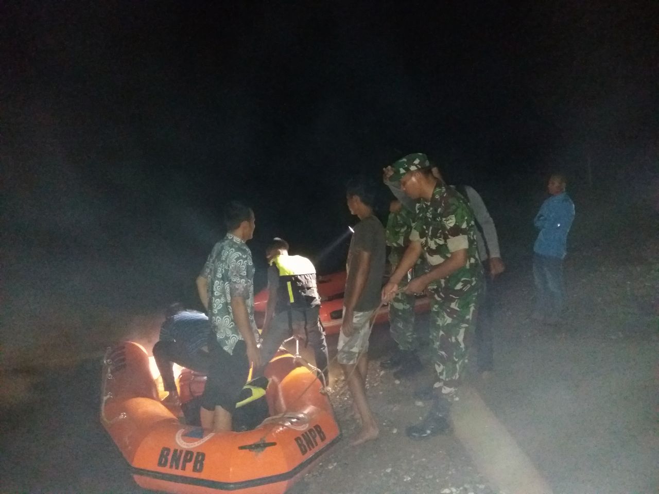 Buang Air Besar Di Sungai,  Seorang Anak di duga Hanyut di Sungai Batang Lubuh.