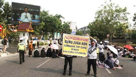 PGRI Riau: Guru Sertifikasi Harus Kempiskan Perut