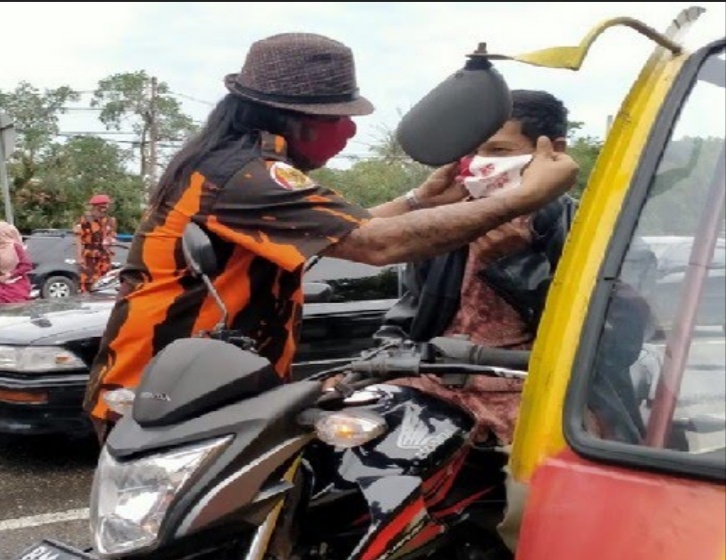 MPC PP Rohul Bagikan 4.000 Masker Di Tiga Titik