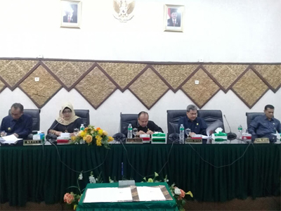 DPRD Kota Padang Sepakat Terima Dua Ranperda