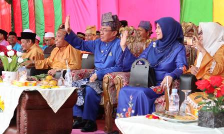 Bupati Melepas Pawai Taaruf MTQ Tembilahan Hulu Tahun 2019