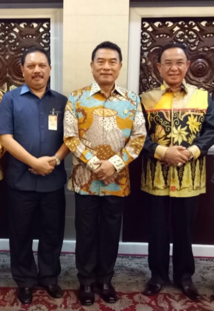 Mewakili KOPEK,Â   Bupati Inhil Sampaikan Permasalahan Kelapa Kepada Kepala Staf Presiden RI