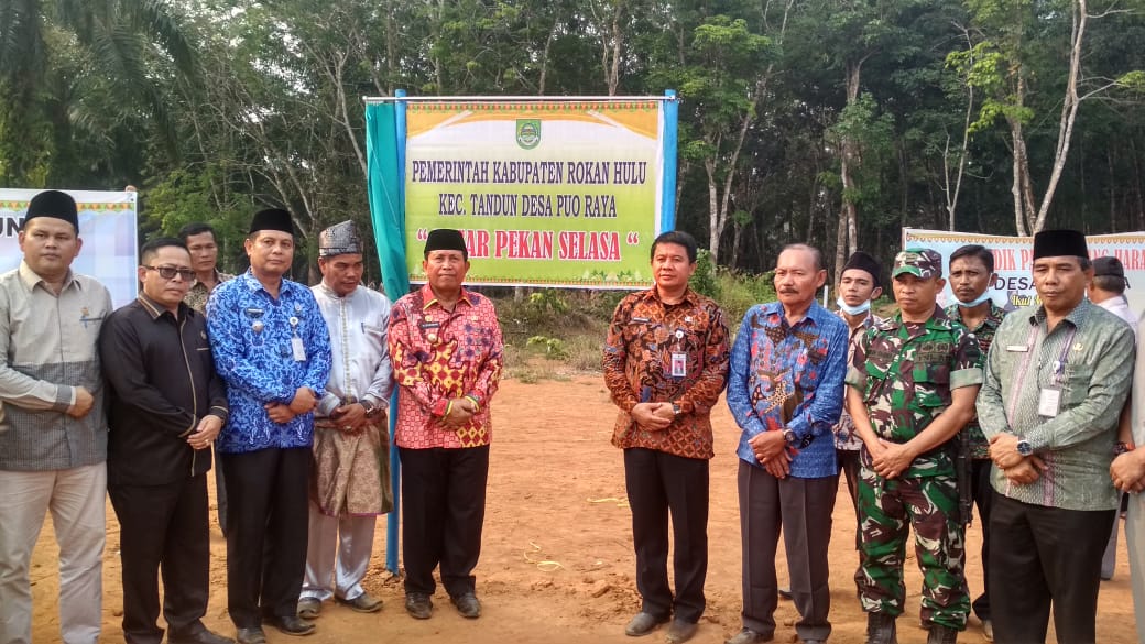 Bupati Resmikan Pasar Pekan Selasa Desa Puo Raya