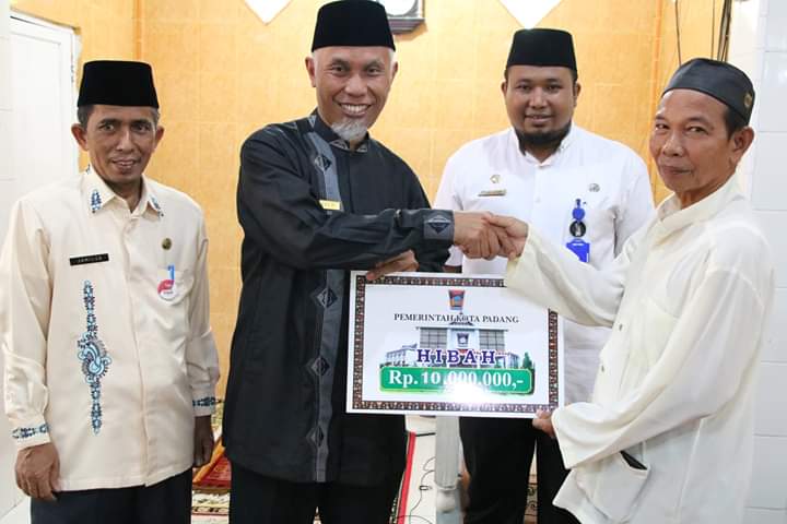 Pembangunan Penataaan Pantai Air Manis Di lanjutkan