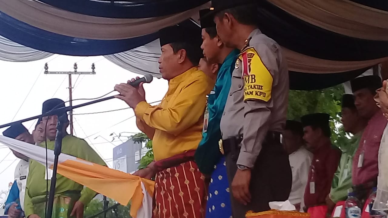 Di Guyur Hujan,  Bupati Rohul Lepaskan Pawai Taâ€™aruf