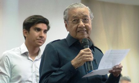 Mahathir Ucap Tahniah ke Jokowi