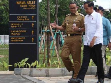 Jokowi dan Anies Bahas Rencana Balap Mobil Listrik Formula E