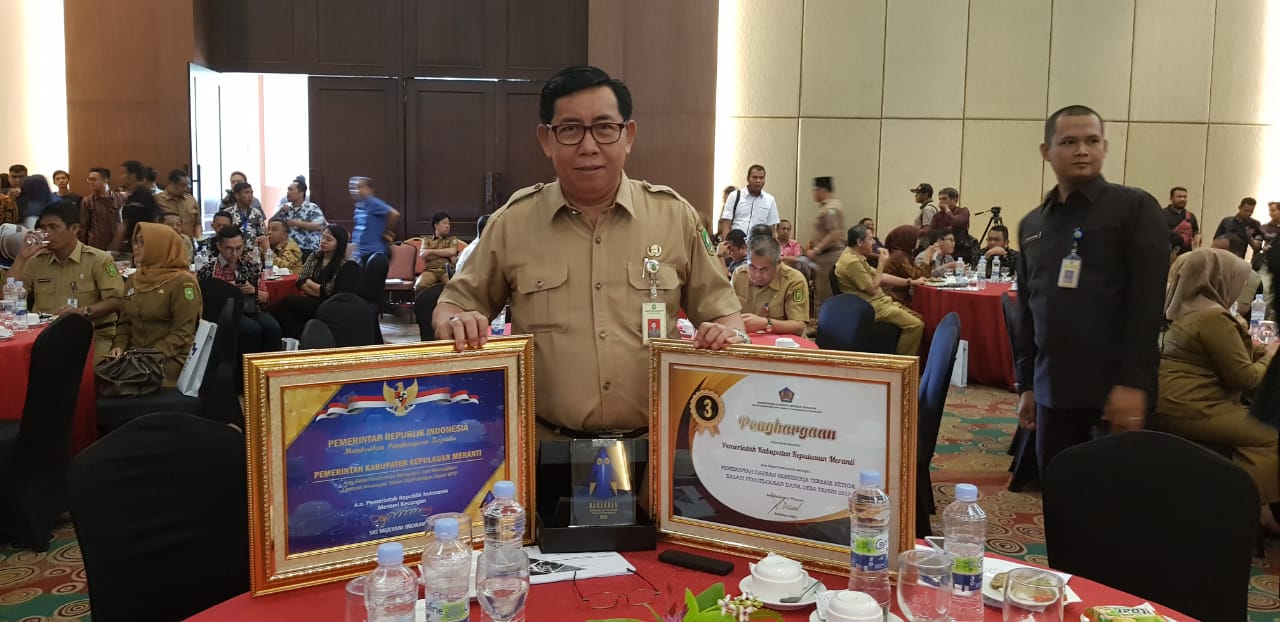Sabet 3 Penghargaan Sekaligus, Sekda Meranti Komitmen Mewujudkan Good Goverment Dan Clean Goverment