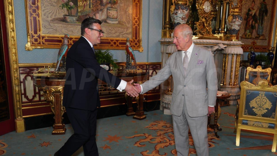 Andy Burnham Resmi Pimpin Inggris