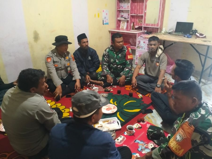 Babinsa Koramil 01/Bandar Gelar Komsos Bersama Warga Desa Muyang Kute Mangku