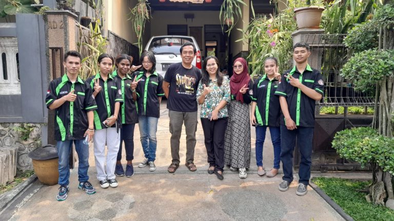 Belajar Budidaya Madu di Wijaya Kusuma Nursery