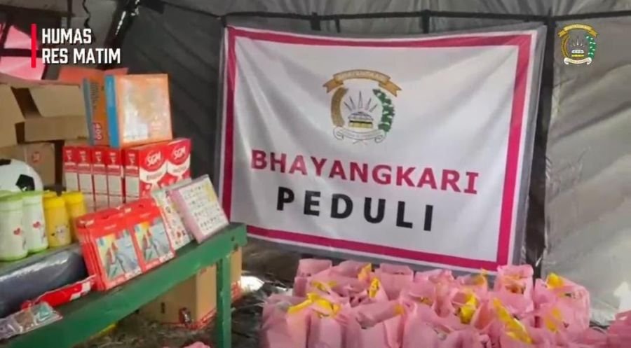 Bhayangkari Peduli Warga Gempa Manggarai Timur, Berikan Bantuan dan Trauma Healing