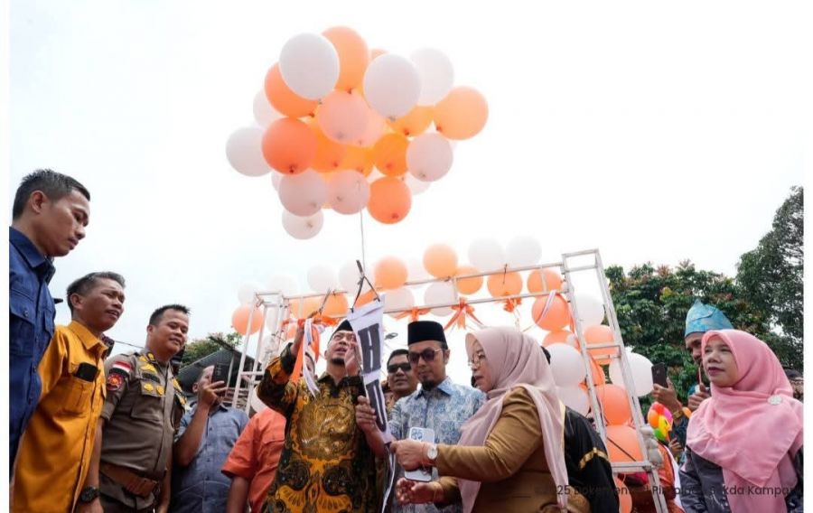 Buka Akses Ekonomi Dua Desa, Pimpinan DPRD Zulpan Azmi Resmikan Jembatan Gantung Pulau Jambu