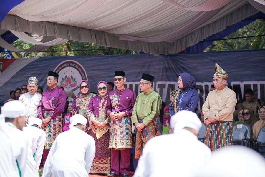 Bupati dan Wabup Rohil Hadiri Pawai Ta'aruf MTQ XLI Provinsi Riau di Inhu