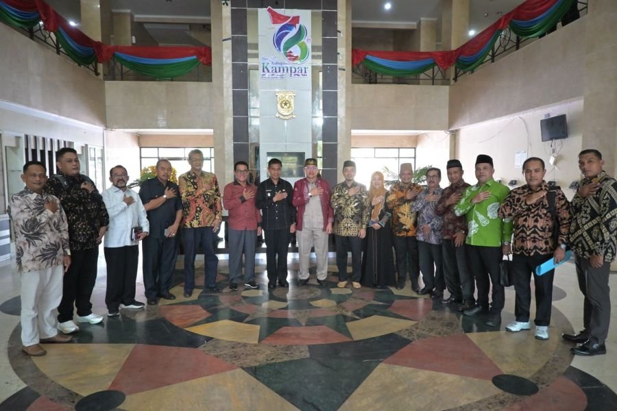 Bupati Kampar Pastikan Jembatan Rumbio Dilanjutkan Tahun Ini