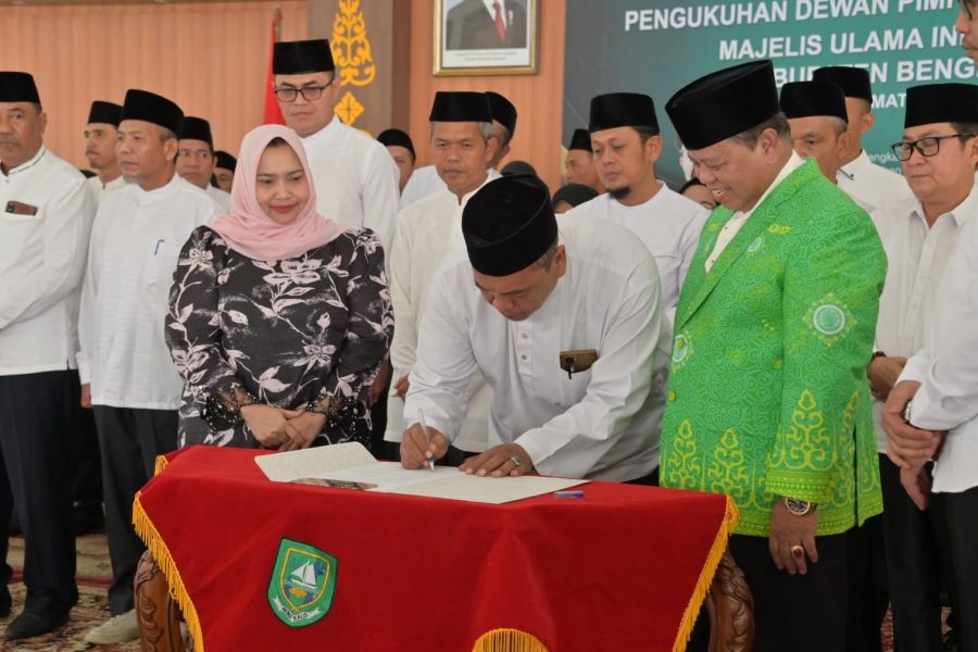 Bupati Kasmarni Saksikan Pengukuhan MUI Bengkalis 2024-2029