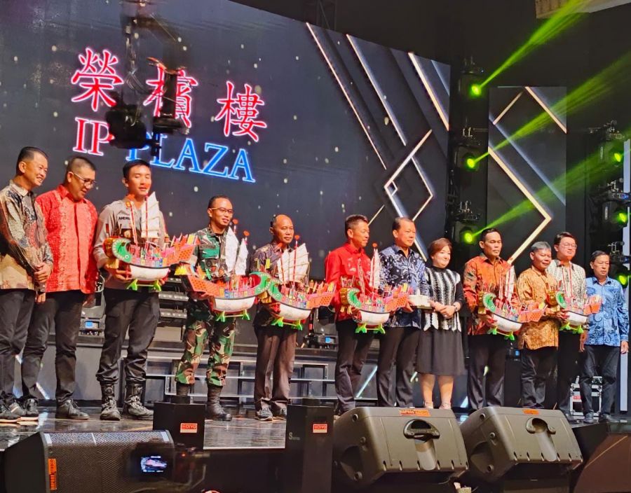 Bupati Rohil Hadiri Malam Kesenian dan Peresmian Even Bakar Tongkang Tahun 2023