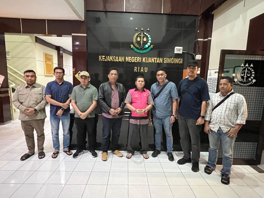 Buron Korupsi KKPA Kuansing Rp1,2 Miliar Ditangkap Sembunyi di Plafon Rumah