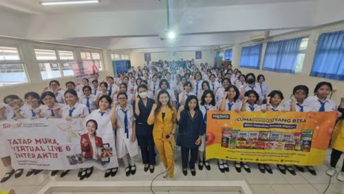 Coach Priska Sahanaya Adakan Workshop Public Speaking di SD dan SMA Tarakanita 1