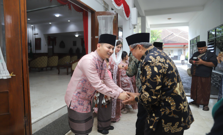 Dari Mimbar Idulfitri, Mas Ipin Serukan Syukur, Empati Global, dan Refleksi Pelayanan Publik