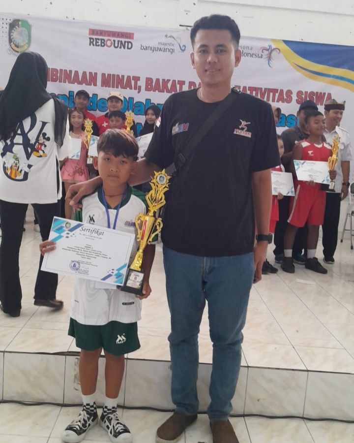 Dari Pesisir Banyuwangi, Siswa SD Ini Sabet Juara O2SN!