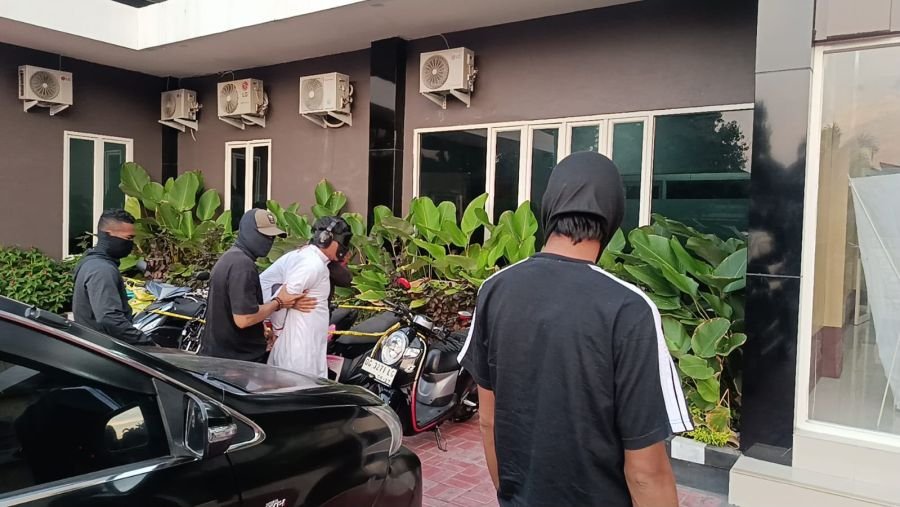 Densus 88 Tangkap 11 Tersangka Terorisme, Temukan Dugaan Latihan Tembak
