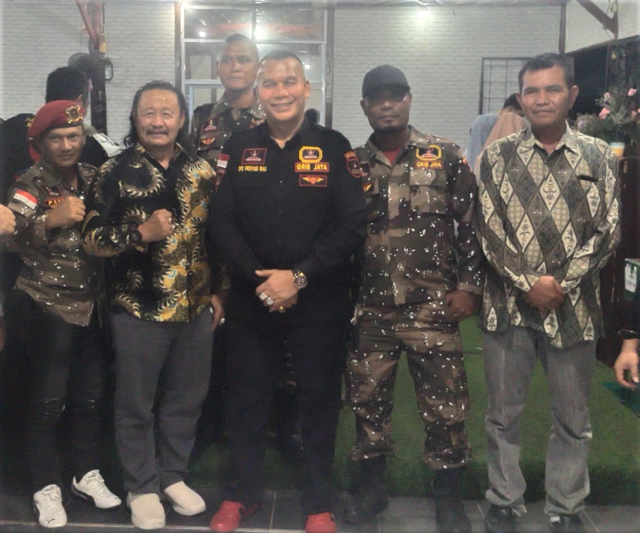 DPD GRIB Jaya Riau Serahkan Mandat Ketua DPC Pekanbaru ke S Hondro