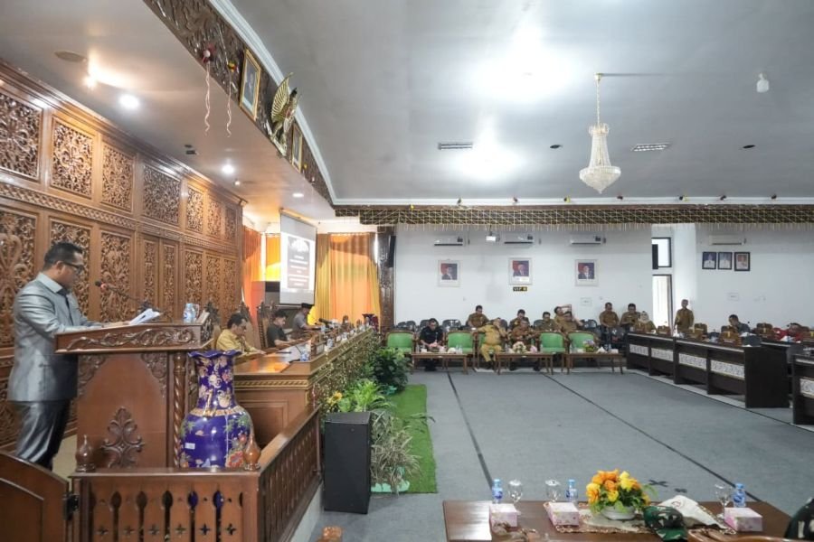DPRD Kuansing Sorot Sampah dan Layanan UHC saat Rapat Paripurna