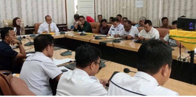DPRD Rohil Gelar RDP Bersama PT EMJ dan Masyarakat