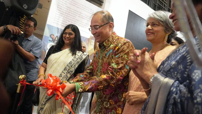 Dubes India Resmikan Pameran Seni Bertajuk Sacred Geometry: 13 Seniman Diaspora India di Jakarta Had