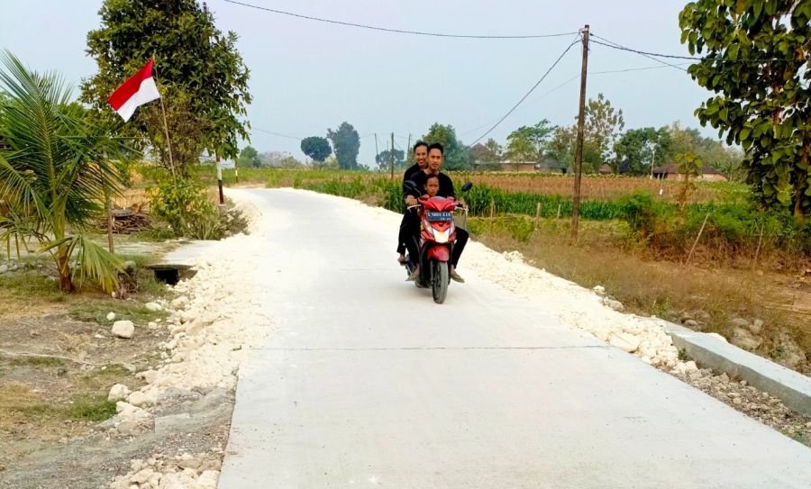 Ekonomi Terakselerasi: Jalan Cor Beton TMMD 129 Bojonegoro di Kedungpandan Tuntas 100 Persen