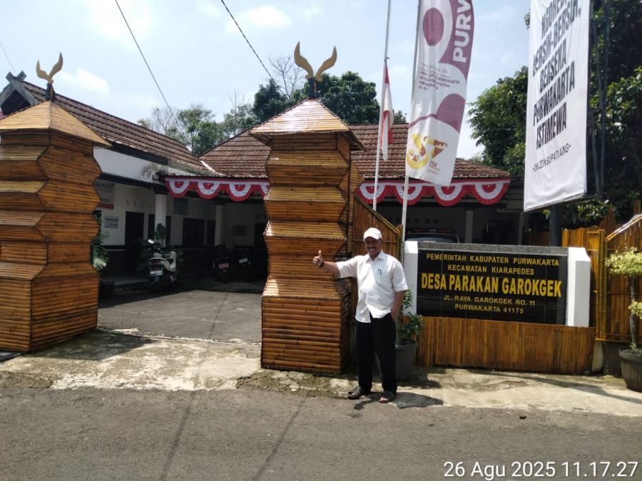 Gapura Bambu “Rancage” Warnai HUT ke-80 RI di Parakan Garokgek