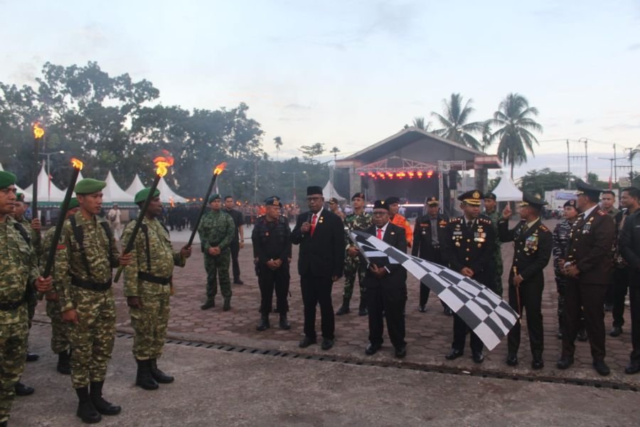 Hadiri Pawai Obor HUT RI ke-81, Senkom Mimika Tegaskan Semangat Kebangsaan