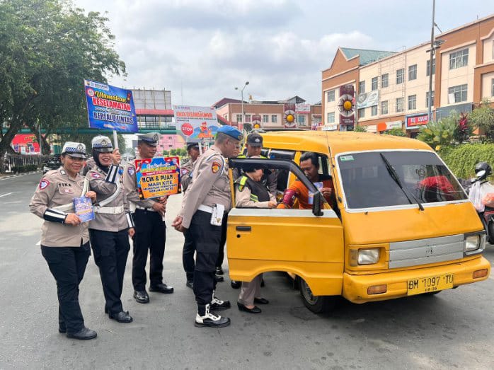 Hari Kedua Operasi Keselamatan Lancang Kuning 2025, Polda Riau Gencar Edukasi Pengendara